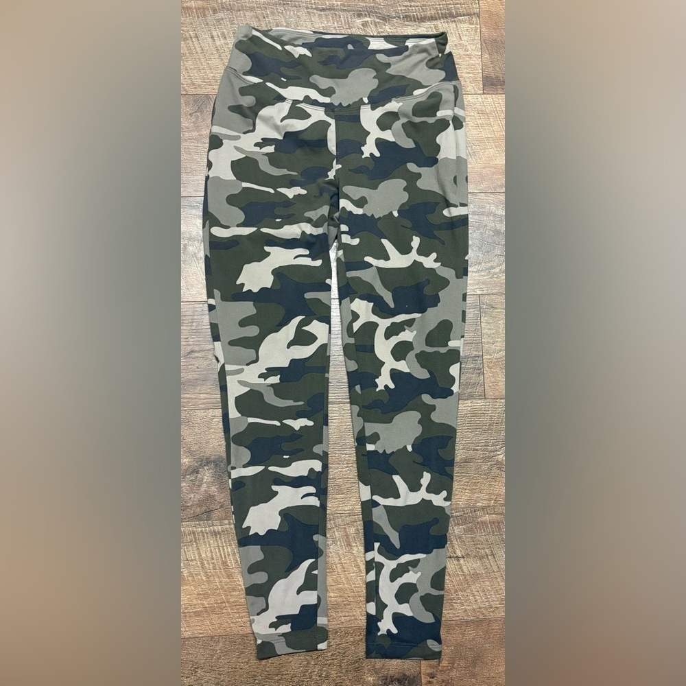 Zenana Boutique Camo Soft Leggings Size Large